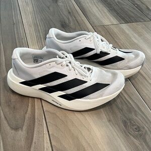 Adidas women’s Evo SL size 7.5